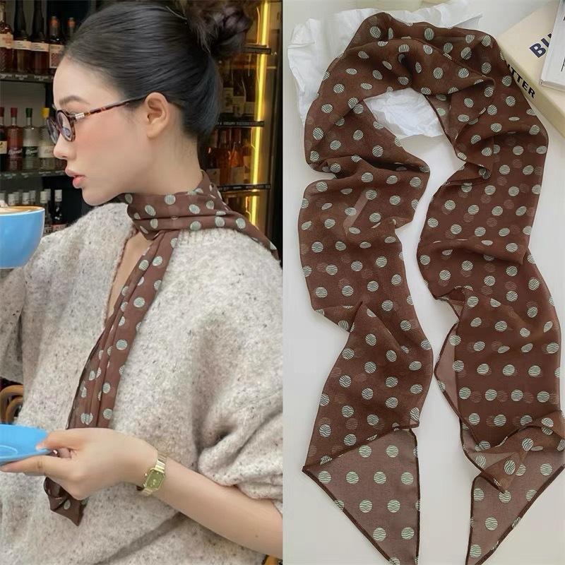 Jedwabna apaszka w kropki i kw – Ascot Neck Scarf recenzja i cena